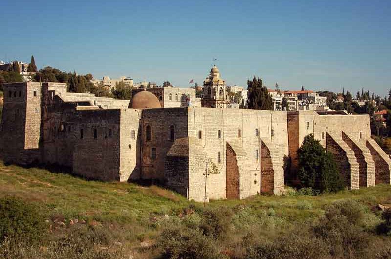 Поминальные записи тамплиеров в рукописях монастыря Святого Креста в Иерусалиме