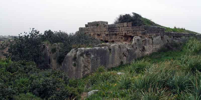 Руины замка Ле Дестроит